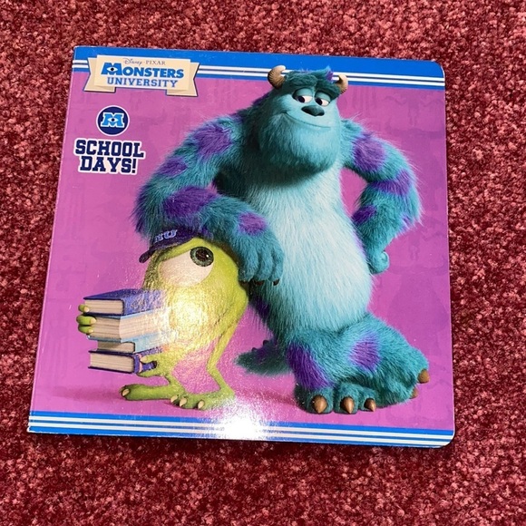 Disney Other - Disney monsters university book